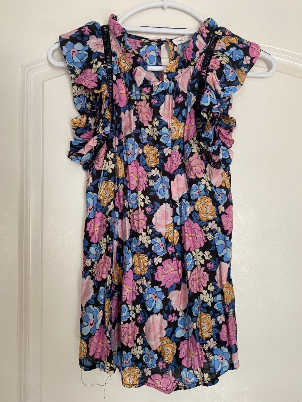 Blu pepper floral sleeveless blouse size s
